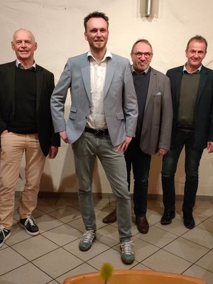 Landrat Otto Rubly und die beiden Verbandsbürgermeister,  Christoph Lotschütz und Stefan Spitzer, Landratskandidat Johannes Huber